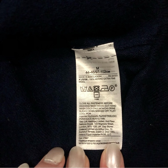 Men’s navy blue half zip pullover sweater, 100% wool. Medium. - Picture 5 of 5